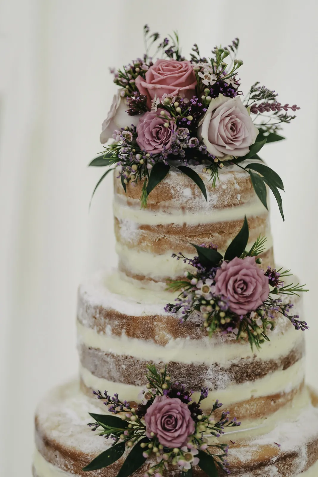 Naked cake con flores secas